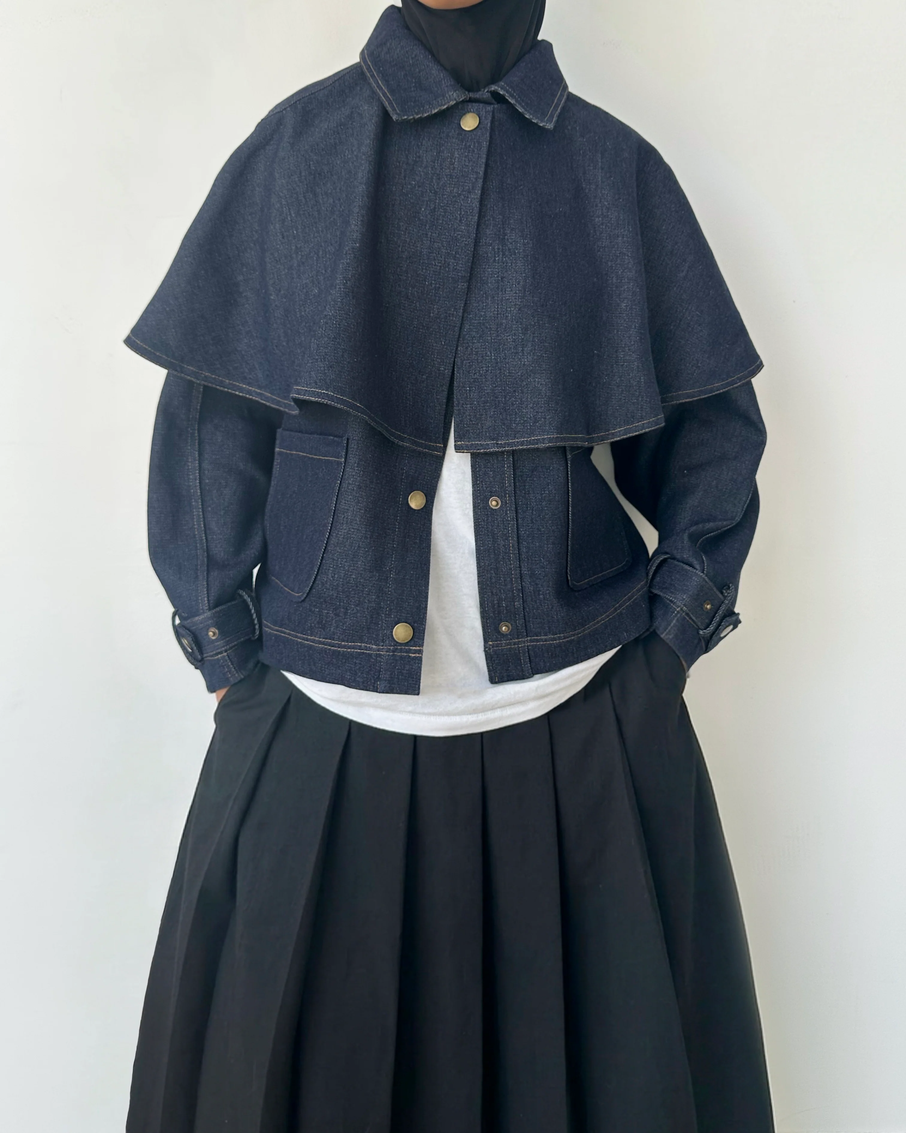 Veste en denim avec cape - Image 3