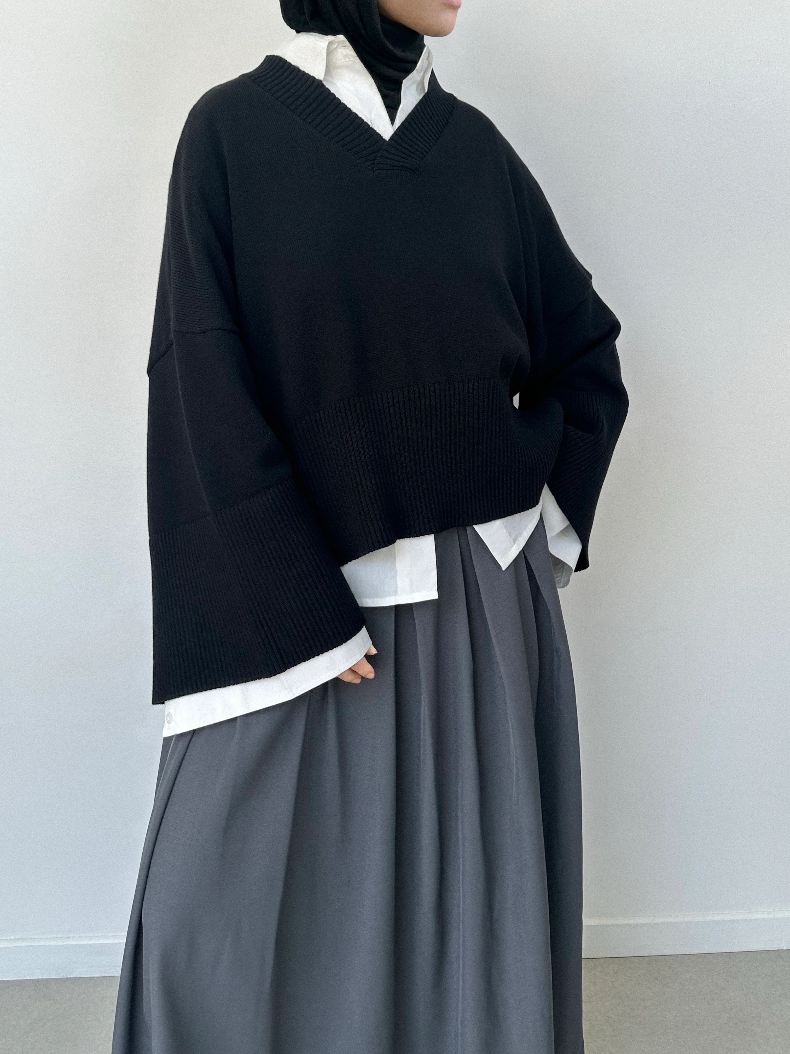 Pull à col V — Noir - Image 3